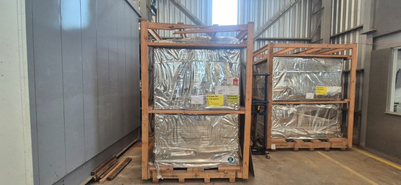  Drive de Média Tensão Siemens GH180, entrada 6,9 kV, saída 4,16 kV, 9 células de 140 A, 1000 HP, cor bege RAL 7035, dimensões 2336,1x1524x1066,8 mm, uso interno IP-42, ano de fabr.: 2023, - SEM USO